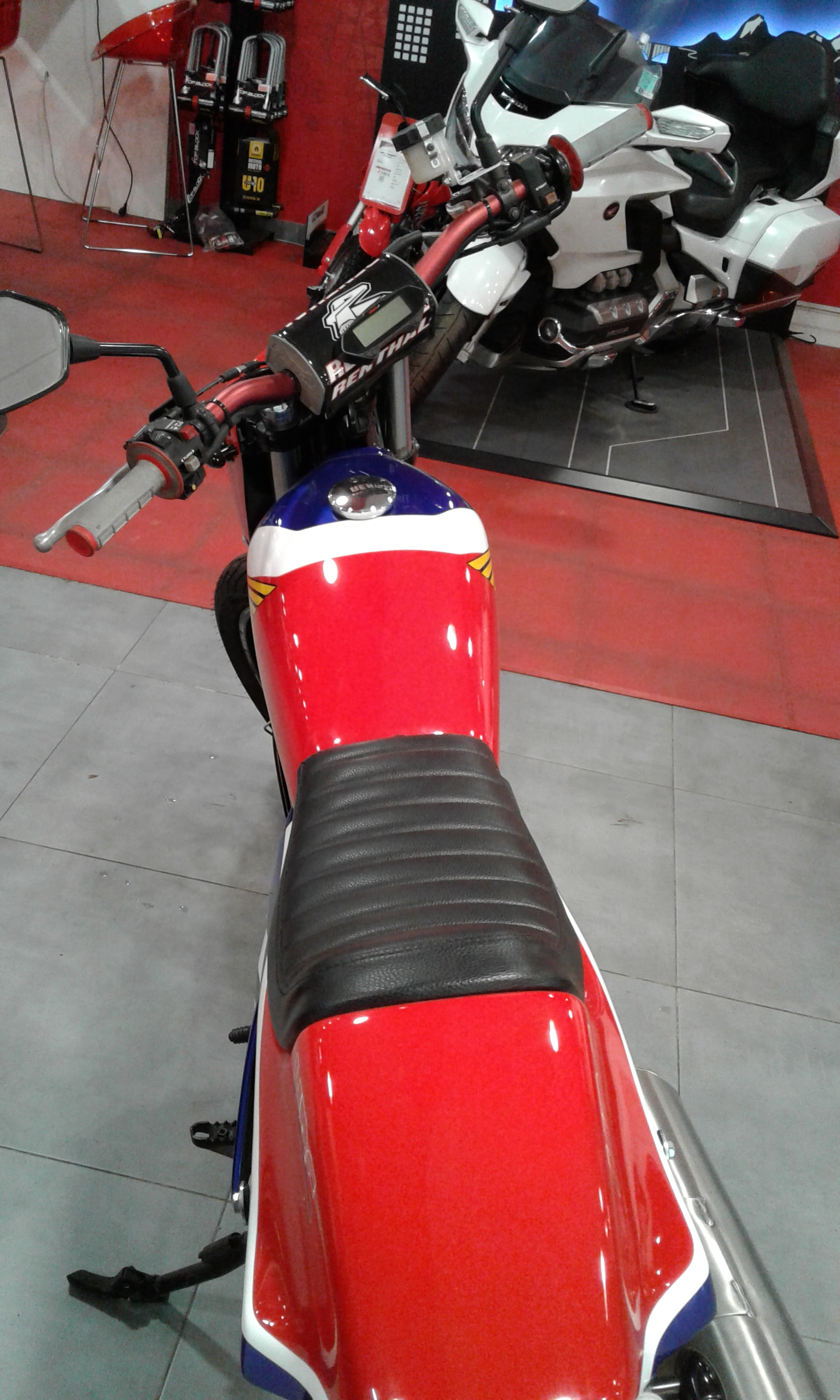 HONDA NX 650 DOMINATOR 